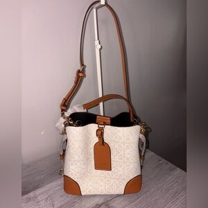Women's Cream and Tan Logo-Print Shoulder Bag